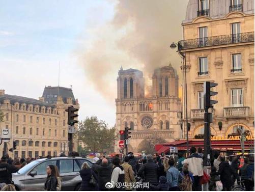 【滚动播报】在巴黎的云南人：眼睁睁看着塔尖倒塌