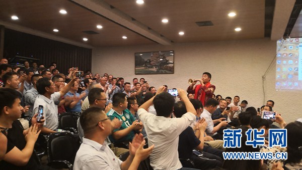 中国曲艺代表团在以色列为中企员工慰问演出