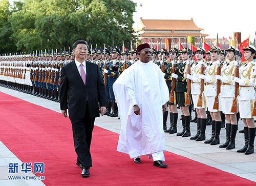 习近平举行仪式欢迎尼日尔总统访华并同其举行会谈