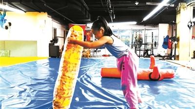 7岁女孩上演“中国版摔跤吧爸爸”已考取柔道9级