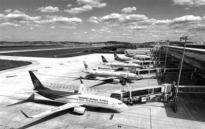 航空业复苏进行时：航班量增加 客座率回升