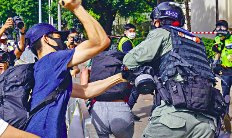 港媒：香港袭警男子潜逃最后目的地曝光，是台湾……岛内网友：专收垃圾