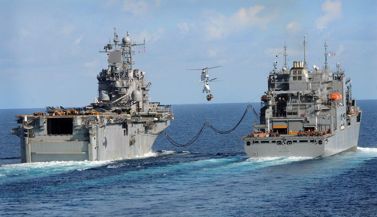 美国海军补给舰上一名水手死亡 该舰正在中东执行任务