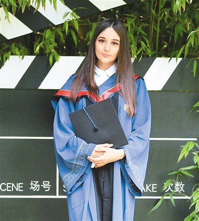自学中文的塞尔维亚姑娘“我的梦想是留在中国当导演”（《自学中文记》（一））