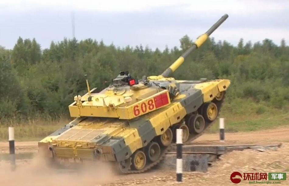 中国参加“坦克两项”比赛装备已经抵达俄罗斯