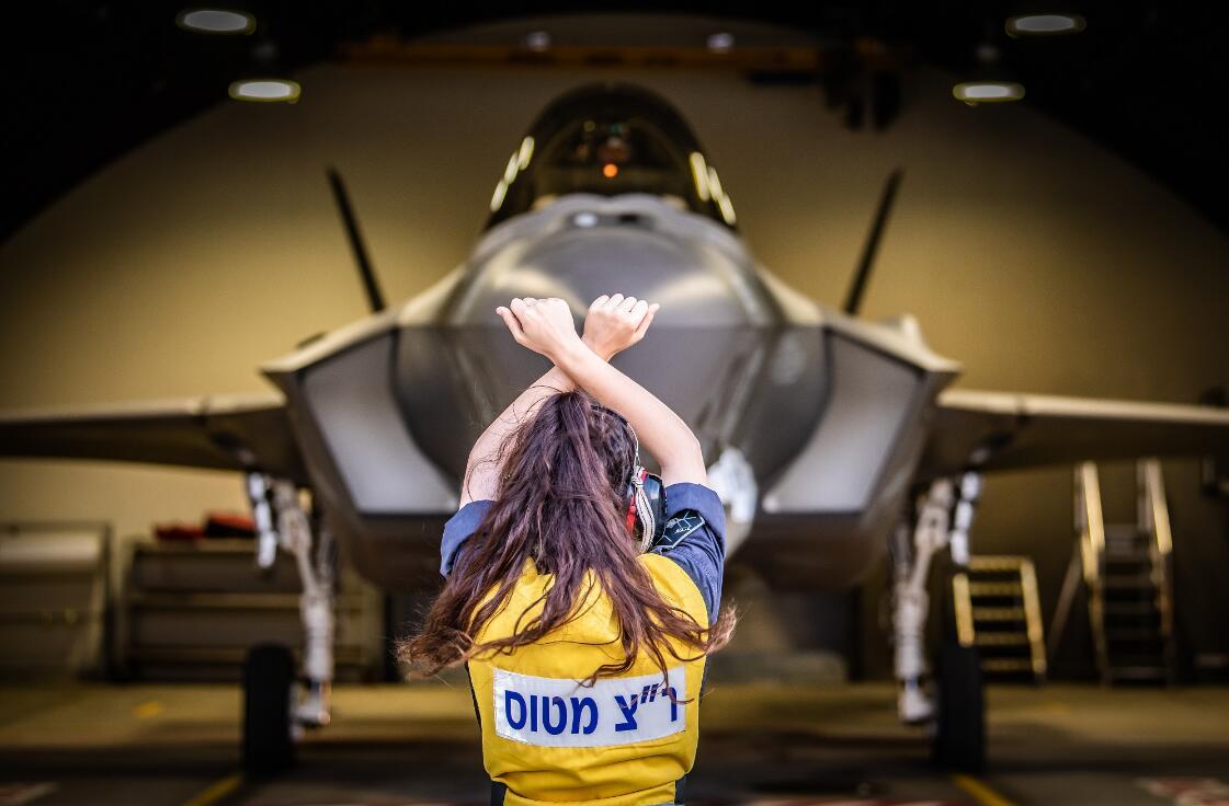 以色列第二支F-35战斗机中队形成战力 女地勤抢眼