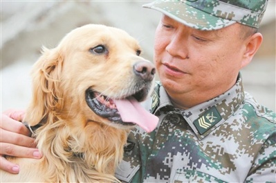 中国国际救援队搜救犬队队长贾树志——携“无言战友”，将生命托举