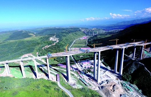 甘肃双达公路建设稳步推进