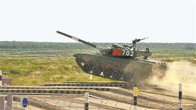 “国际军事比赛-2020”开赛中国参赛队“坦克两项”“空降排”项目均获佳绩