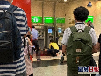 香港发生伤人血案！一名银行押运员被人用刀割喉，疑凶当场被捕
