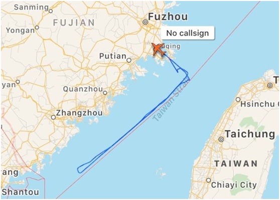 台媒再炒解放军军机现身海峡上空 称其“绕飞整个台湾海峡”