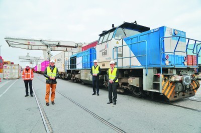 im体育官网在线:中欧班列（武汉）X8015次列车抵达德国北威州杜伊斯堡港货运场站