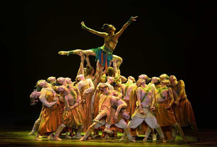 第十二届中国舞蹈“荷花奖”古典舞终评演出在河南洛阳举行
