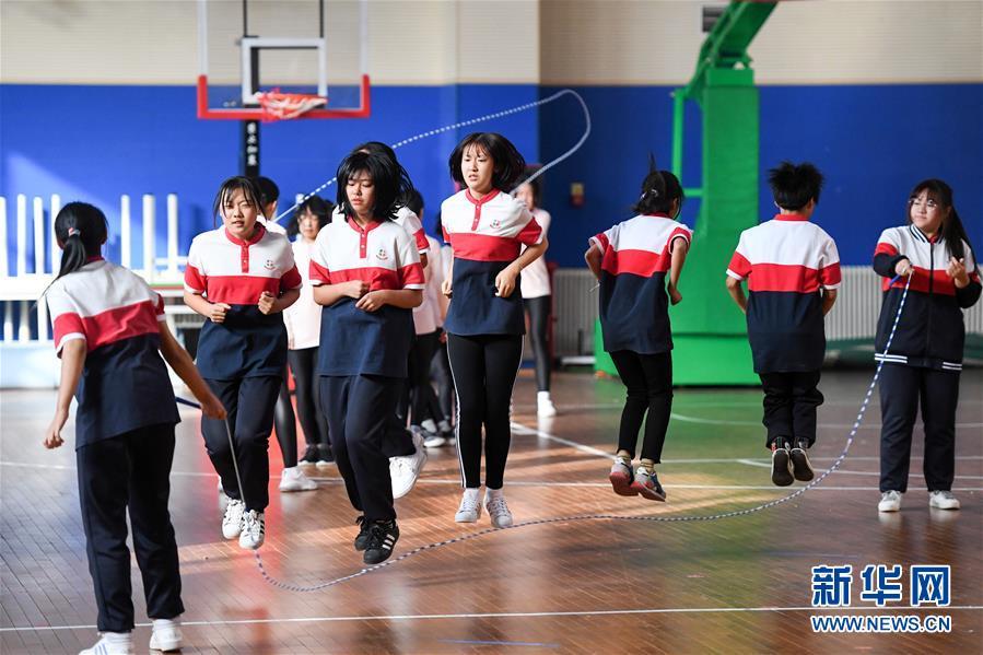 北京市中小学生民族传统体育节跳绳比赛开赛