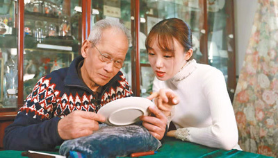 7年来，北京市西城区为36个非遗项目招募308名传承志愿者和非遗的故事，这样开始（解码·文化遗产赋彩生活）
