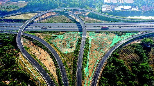 汕揭高速东段通车