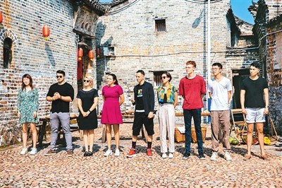 国际青年“走读”  体验中国脱贫