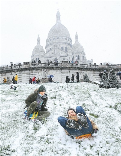 巴黎下雪了