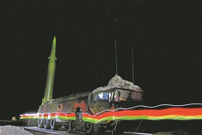 长剑昂首向九天——火箭军某导弹旅火力突击演练影像