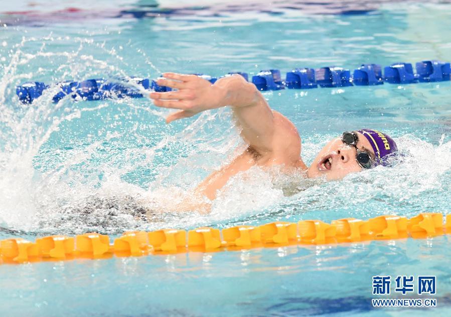 全国游泳争霸赛：胡嘉获男子800米自由泳冠军