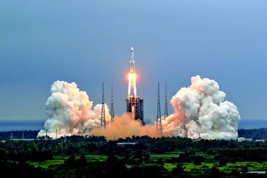 天和核心舱成功发射中国开启空间站时代