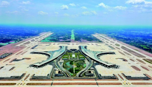 成都天府国际机场启用，为西部开放“添翼”