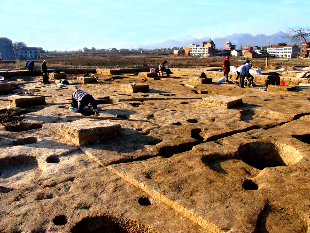 1 ,上山遗址发掘现场。2005年12月。.JPG