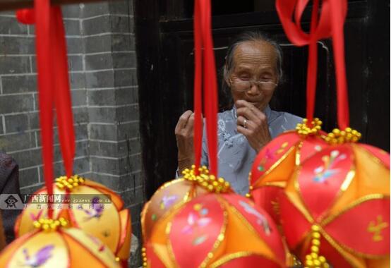 [广西这一天]第四期：壮族三月三，广西人嗨翻了……(附大量珍贵历史照片)